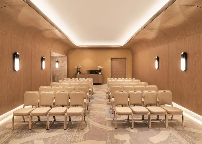 Swissotel And Szálloda