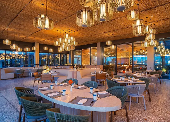 Swissotel And Szálloda Çeşme