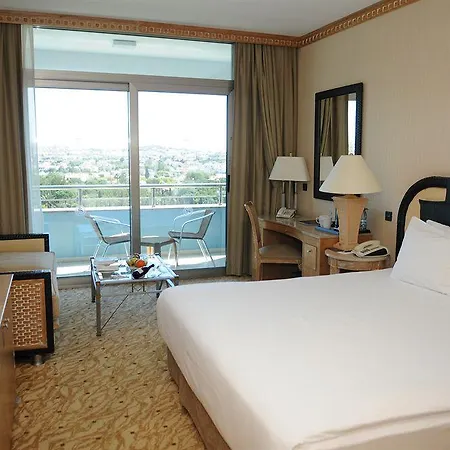 Swissotel And מלון