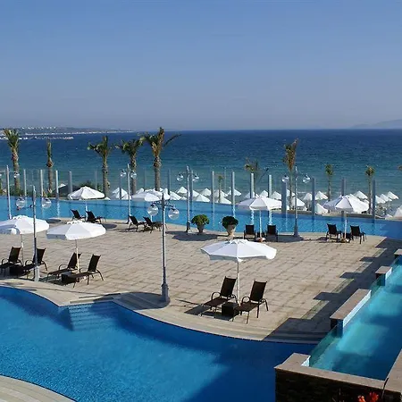 מלון Swissotel And Çeşme