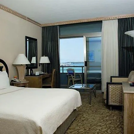 Otel Swissotel And 5*