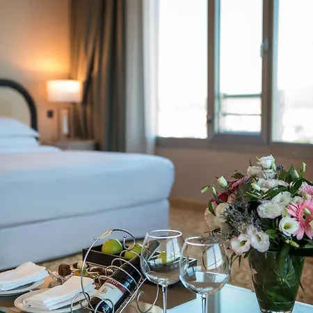מלון Swissotel And