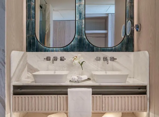 Swissotel And 酒店 5*