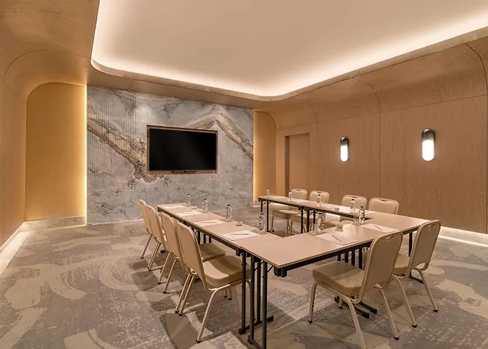 酒店 Swissotel And 5*