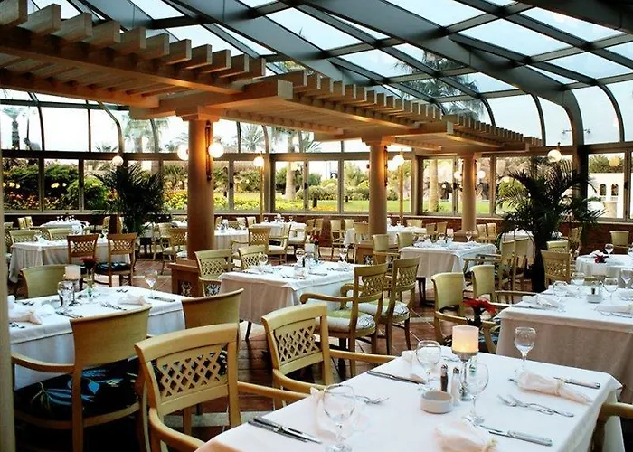 Swissotel And Кешме