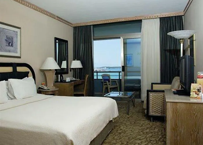 Otel Swissotel And 5*